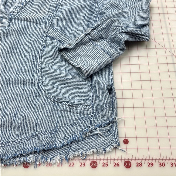 FREE PEOPLE WE THE FREE "By The Shore" Boho Casual Oversized Indigo Stripe Top M - Picture 14 of 16